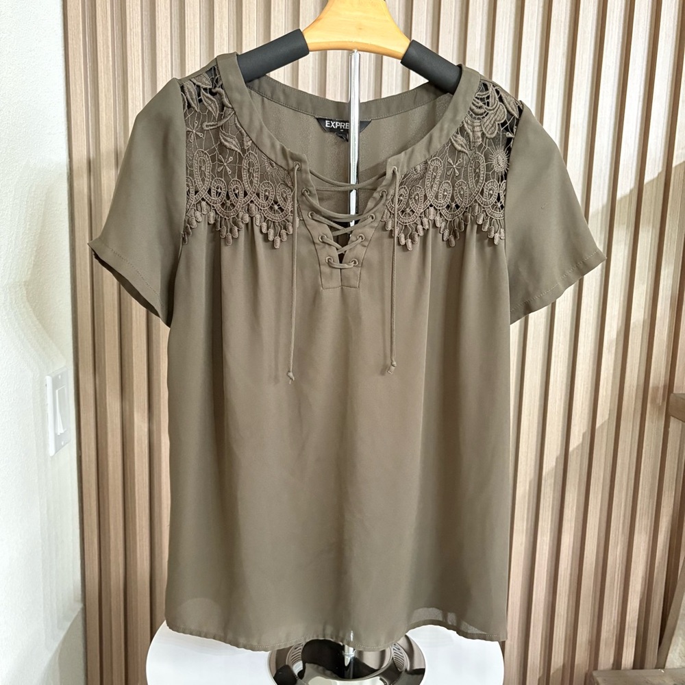 Express Lace Detail Olive Top – XS